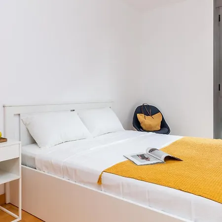 2br - 2bh Close To The Beach Barcelona