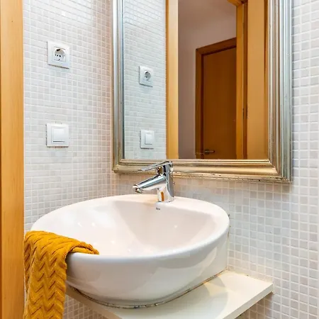 2br - 2bh Close To The Beach Barcelona